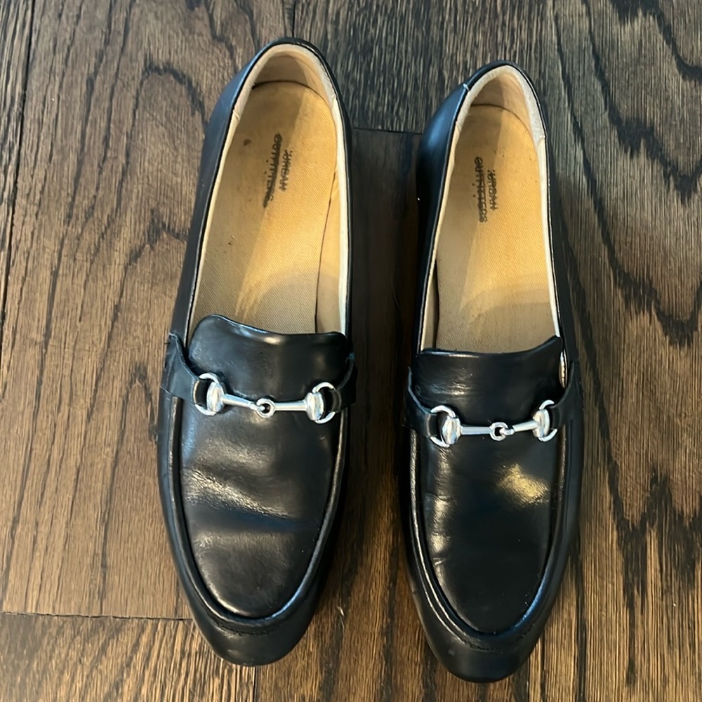 Urban outfitters women’s black leather loafer 8.5 silver horsebit